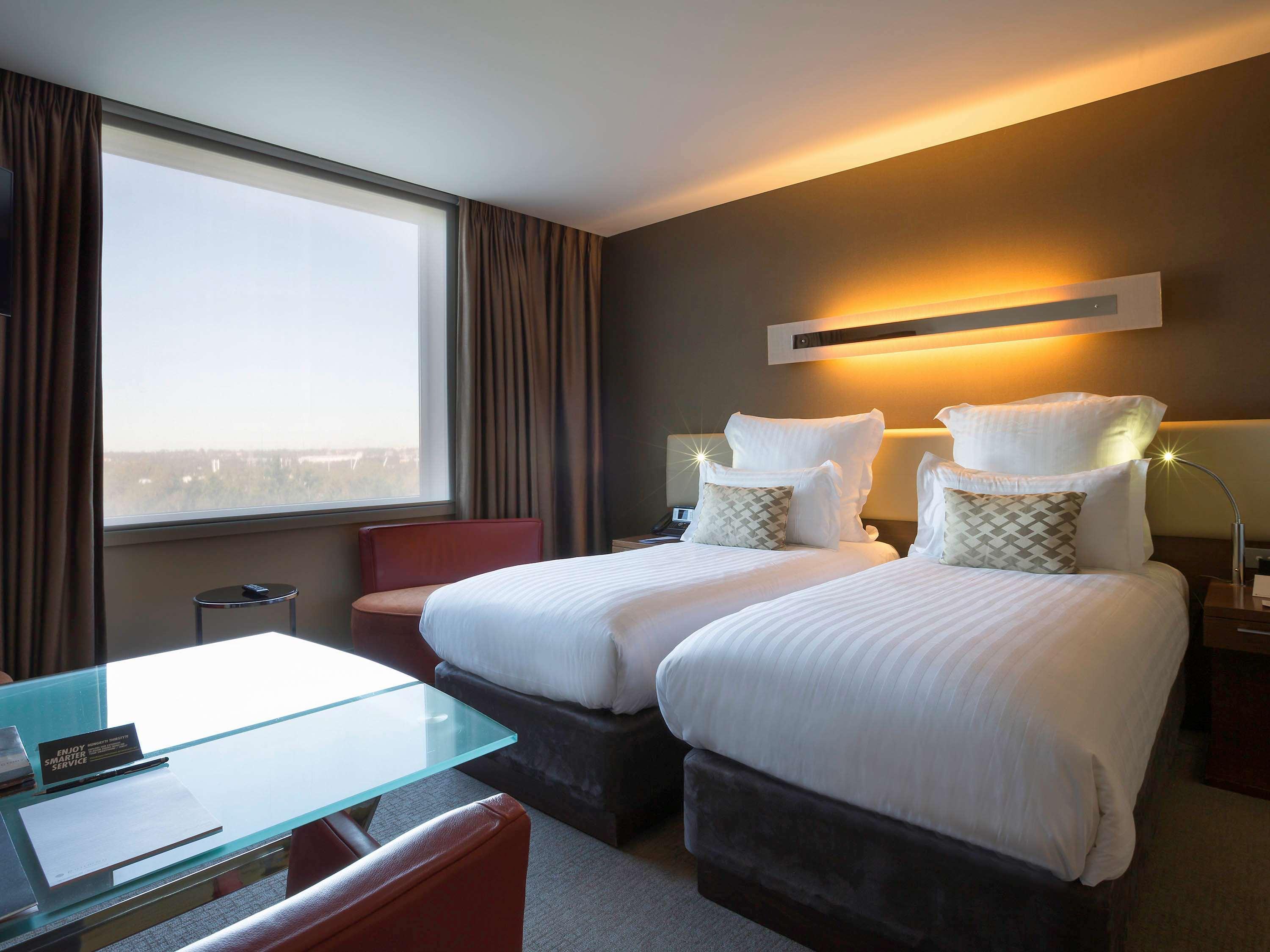 Pullman Sydney Olympic Park Hotel Exterior photo A room at the Hilton London Heathrow