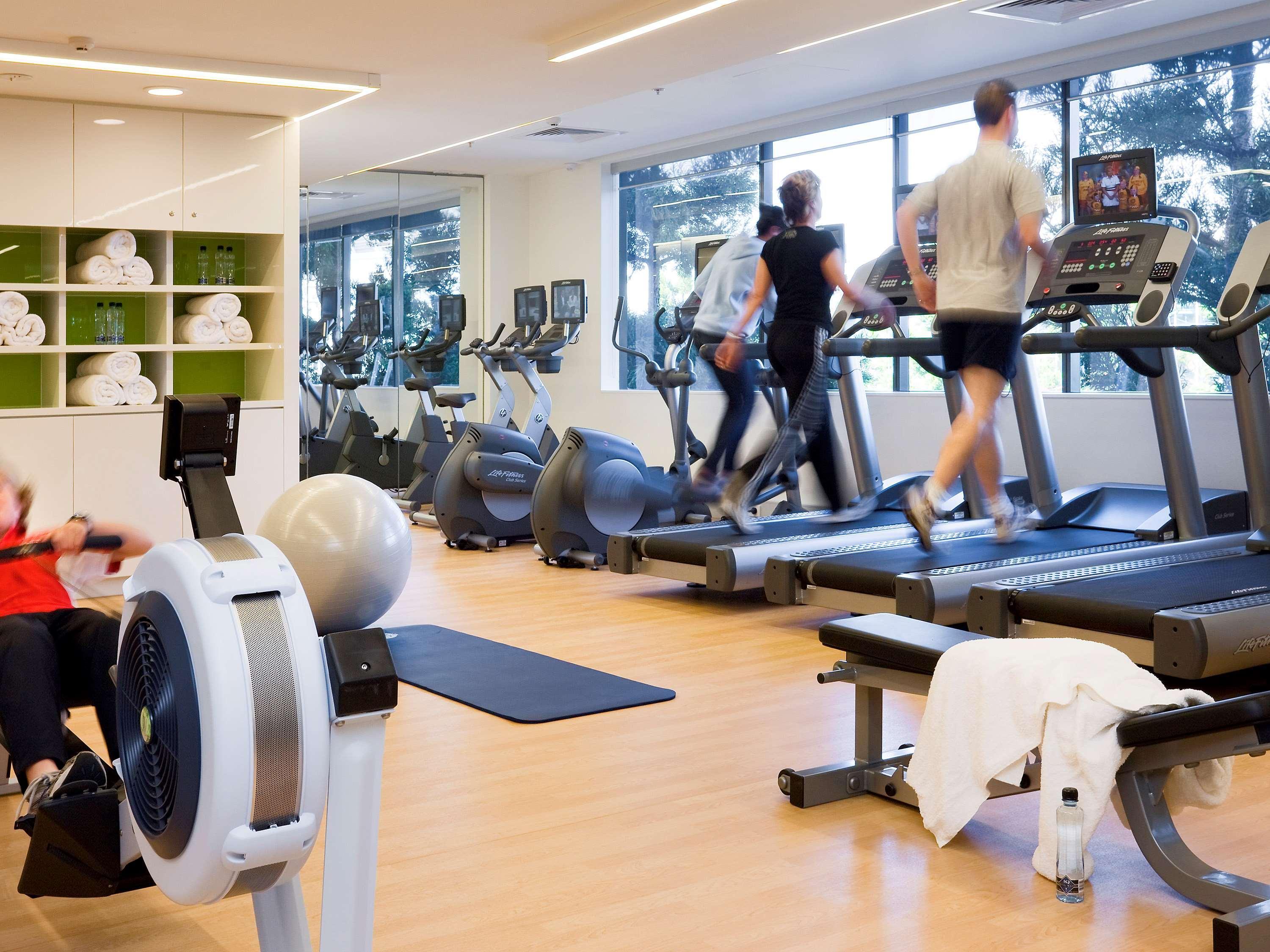 Pullman Sydney Olympic Park Hotel Exterior photo The gym at the InterContinental Sydney