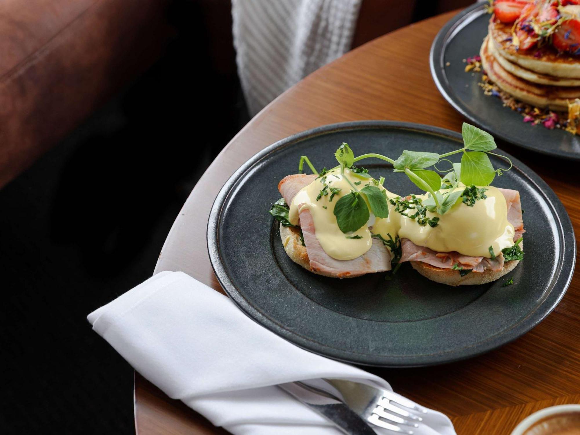 Pullman Sydney Olympic Park Hotel Exterior photo Eggs Benedict