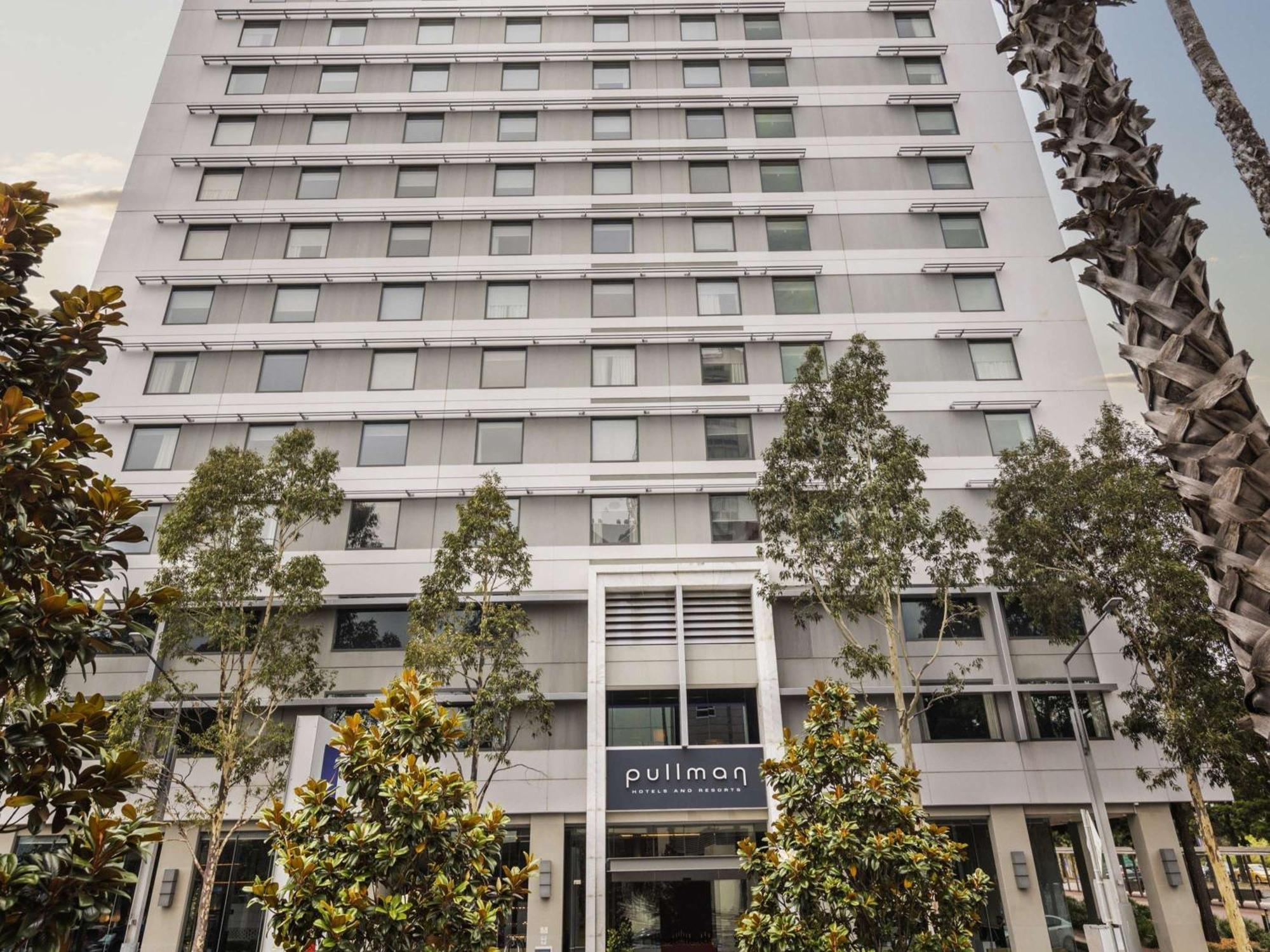 Pullman Sydney Olympic Park Hotel Exterior photo