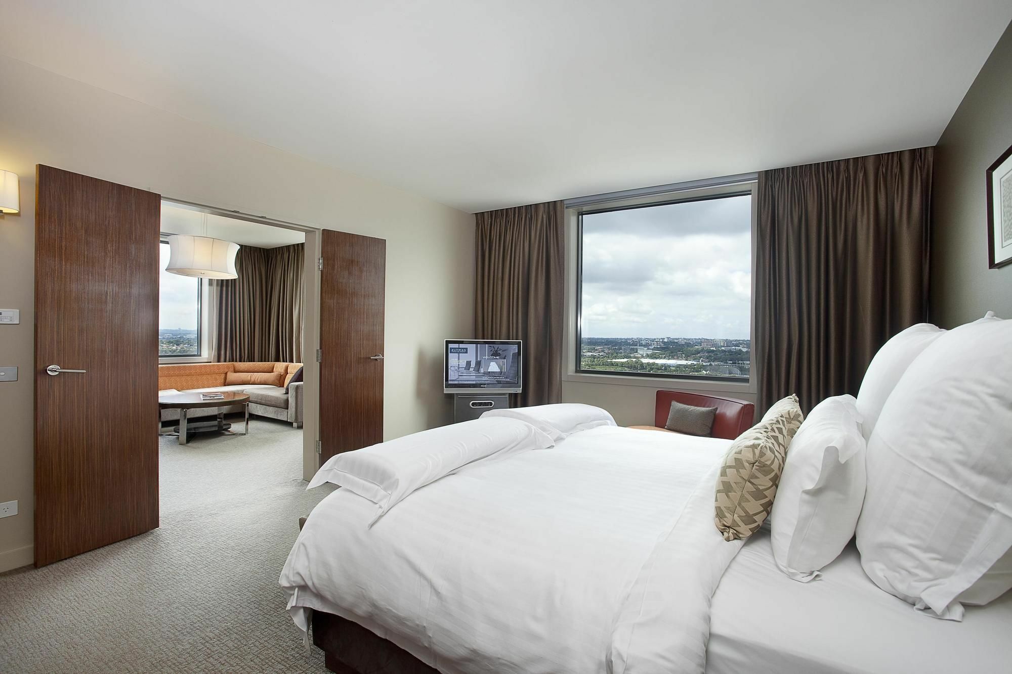 Pullman Sydney Olympic Park Hotel Exterior photo A bedroom at the Fairmont Austin